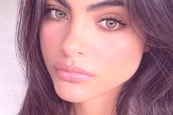 Clara, 24, a red dark-eyed indian companion based in Laureana Cilento. Offering Fetish, CIM, Couples. Available for incall and outcall, overnight bookings av...