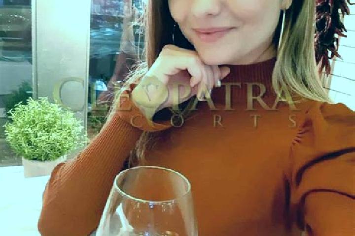 Clara, 25, a auburn grey-eyed mediterranean companion based in Vilallonga dels Monts. Offering Deep French Kissing, Travel Companion, Domination, Erotic Mass...