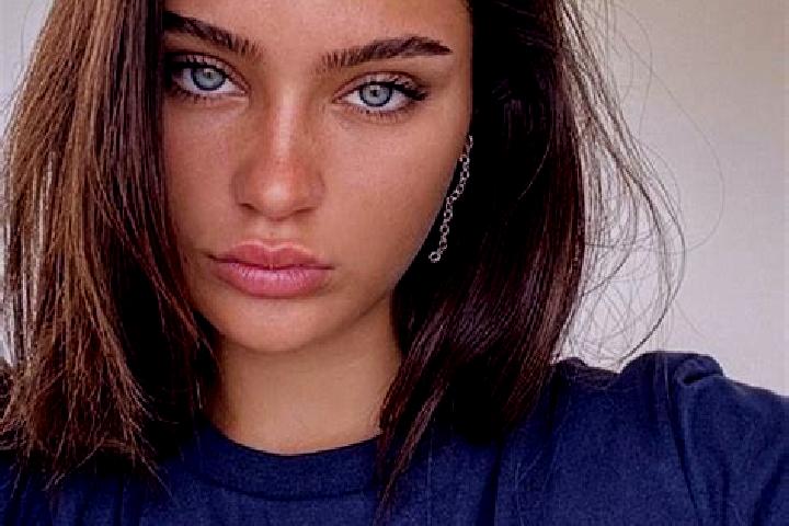 Clara, 25, a brunette dark-eyed latina companion based in Porco. Offering BDSM, OWO, A-Level, Travel Companion. Available for incall and outcall, day and eve...