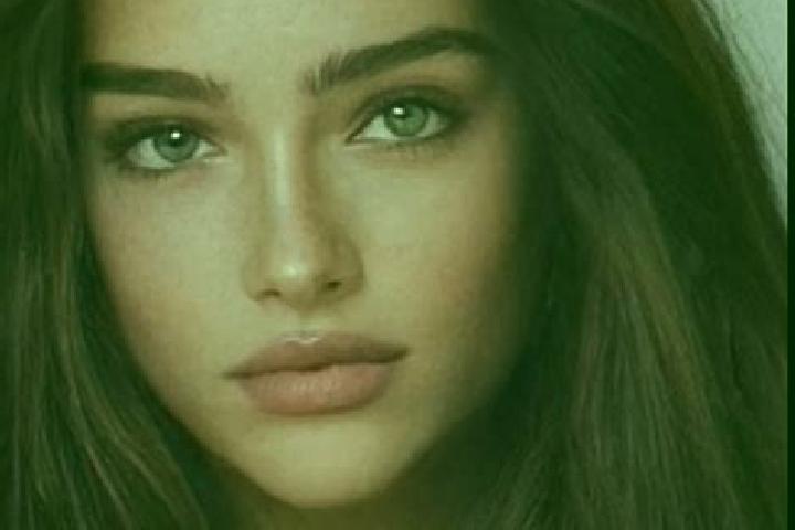 Clara, 25, a chestnut grey-eyed caucasian companion based in Llanera de Ranes. Offering Overnight, 69, GFE, Striptease. Available for incall and outcall, day...
