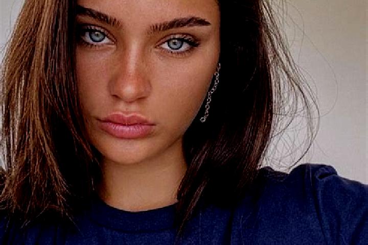 Clara, 26, a brunette blue-eyed caribbean companion based in Creches-sur-Saone. Offering Tantra, GFE, Domination, Fetish. Available for incall and outcall, d...