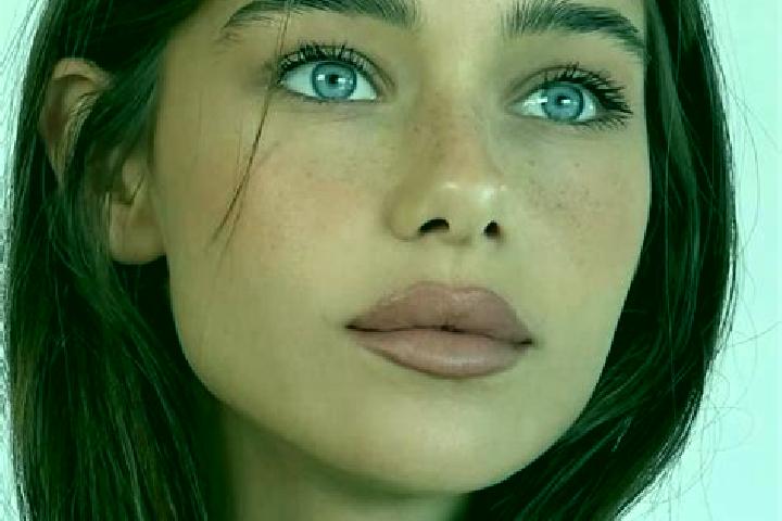 Clara, 26, a brunette brown-eyed caribbean companion based in Cluden. Offering Overnight, Domination, Tantra. Available for incall and outcall, day and eveni...