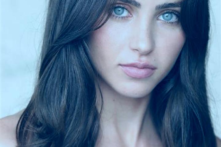 Clara, 26, a brunette dark-eyed latina companion based in Xigu. Offering GFE, Overnight, Dinner Date. Available for incall and outcall, overnight bookings av...