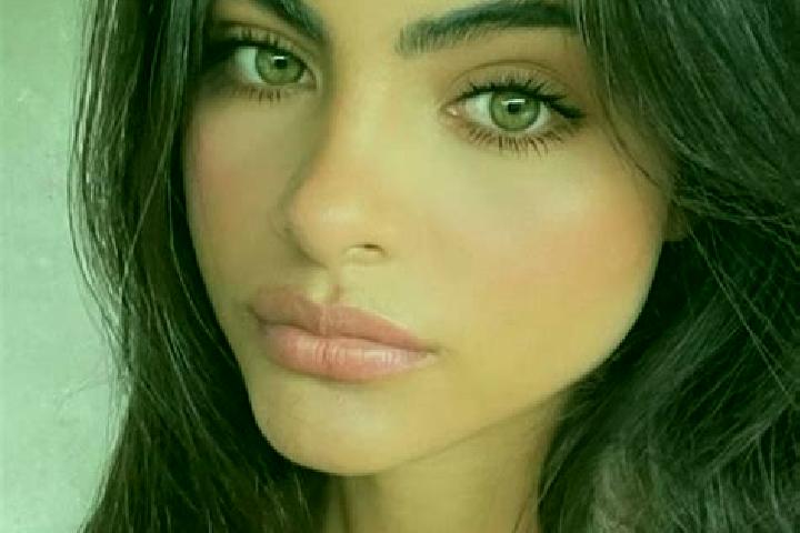 Clara, 26, a red dark-eyed indian companion based in Sumberjo Kulon. Offering BDSM, Fetish, Massage. Available for incall and outcall, overnight bookings ava...