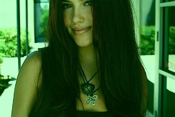 Clara, 27, a auburn dark-eyed mediterranean companion based in Quendorf. Offering Massage, Duos, BDSM. Available for incall and outcall, overnight bookings a...