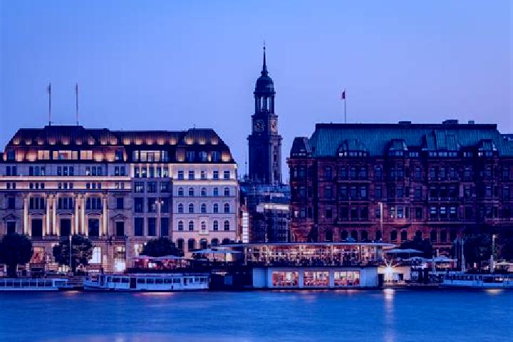 Clara, 27 — Escort in Kolbaeck, Sweden
