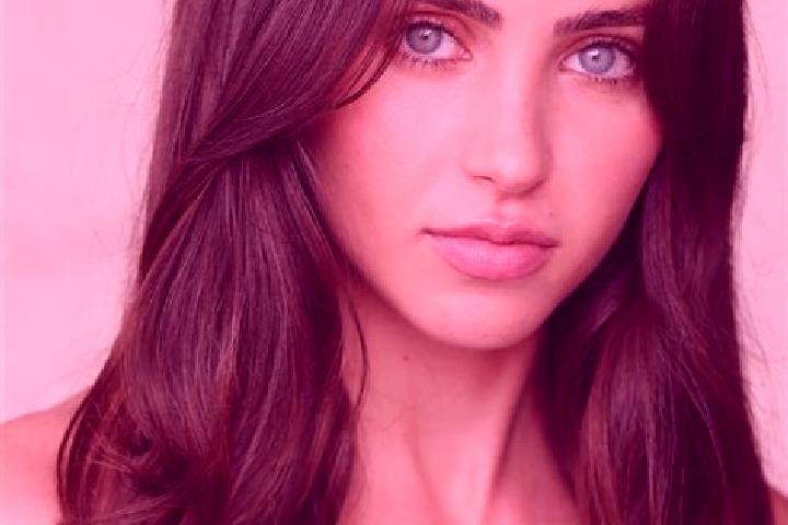 Clara, 28, a black brown-eyed mediterranean companion based in Fundeanu. Offering Couples, CIM. Available for incall and outcall, day and evening dates.