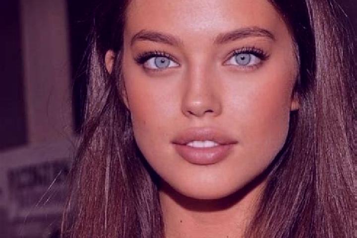 Clara, 28, a chestnut green-eyed caucasian companion based in Szigetszentmiklos. Offering Travel Companion, Couples, Overnight. Available for incall and outc...