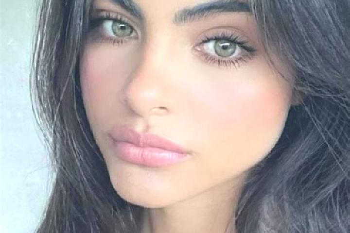 Clara, 28, a dark blonde dark-eyed indian companion based in Smith Corner. Offering A-Level, OWO. Available for incall and outcall, day and evening dates.