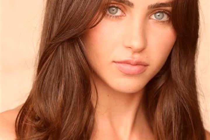 Clara, 28, a red dark-eyed latina companion based in Nambak Tengah. Offering Duos, Overnight, A-Level, Couples. Available for incall and outcall, overnight b...