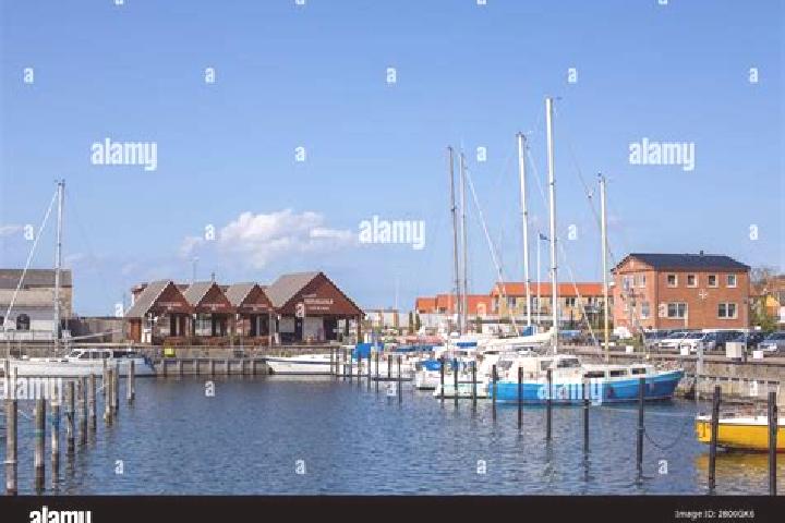 Clara, 28 — Escort in Hundested, Denmark