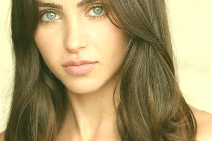 Clara, 29, a brunette dark-eyed european companion based in Colipapa. Offering Duos, Tantra, OWO. Available for incall and outcall, day and evening dates.