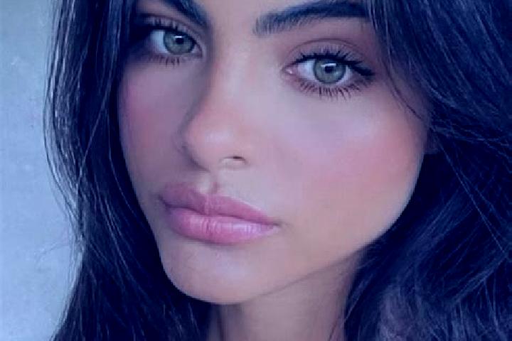 Clara, 29, a chestnut hazel-eyed indian companion based in Zubia. Offering Erotic Massage, Travel Companion, Girlfriend Experience. Available for incall and ...