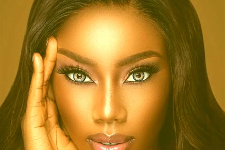 Clara, 30, a red blue-eyed ebony companion based in Pallippadai. Offering Duos, Tantra, CIM, Couples. Available for incall and outcall, day and evening dates.