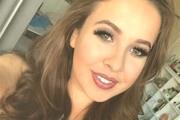 Clara, 31, a chestnut amber-eyed european companion based in Lee-on-the-Solent. Offering Massage, Fetish, Prostate Massage, A-Level. Available for incall and...