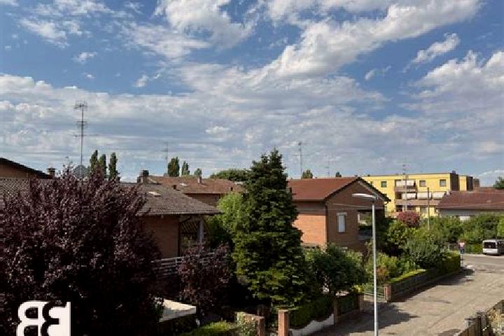 Clara, 31 — Escort in Bagnolo in Piano, Italy