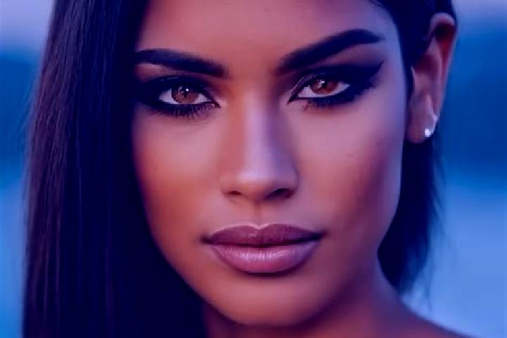 Clara, 32, a black hazel-eyed latina companion based in Bologna. Offering 69, Massage, OWO, BDSM, CIM. Available for incall and outcall, overnight bookings a...