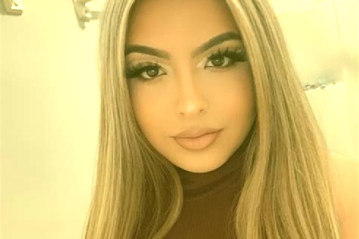 Clara, 32, a blonde amber-eyed latina companion based in Leffe. Offering Deep French Kissing, Massage, Overnight. Available for incall and outcall, day and e...