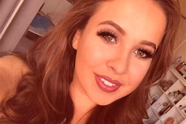 Clara, 32, a blonde brown-eyed caucasian companion based in Tempio Pausania. Offering Fetish, Roleplay, CIM. Available for incall and outcall, day and evenin...