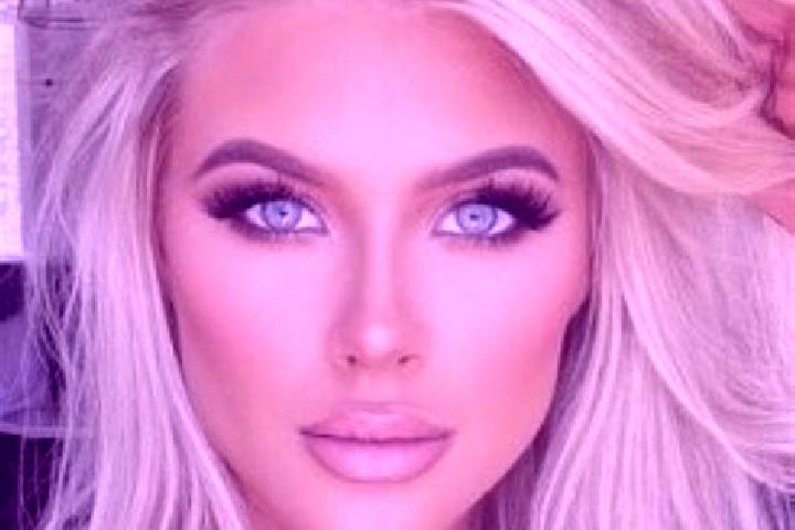 Clara, 32, a platinum blonde amber-eyed latina companion based in Governador Mangabeira. Offering Travel Companion, Erotic Massage, Party Girl. Available for...
