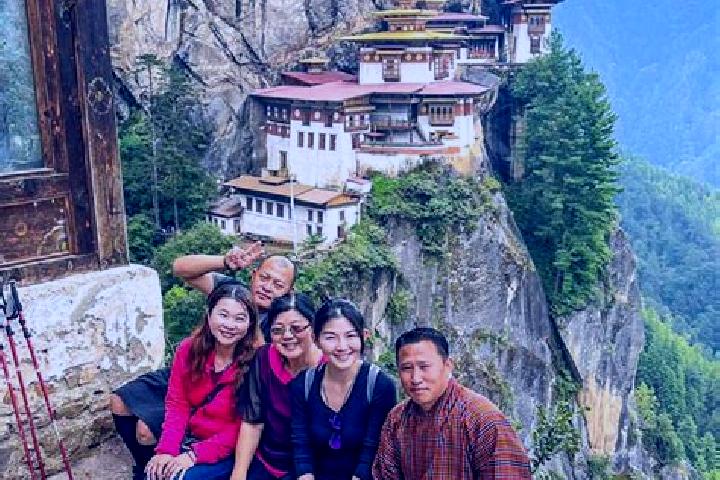 Clara, 32 — Escort in Paro, Bhutan