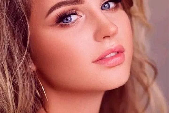 Clara, 33, a dark blonde blue-eyed indian companion based in Kobrinskoye. Offering Travel Companion, BDSM, Duos, CIM, Roleplay. Available for incall and outc...