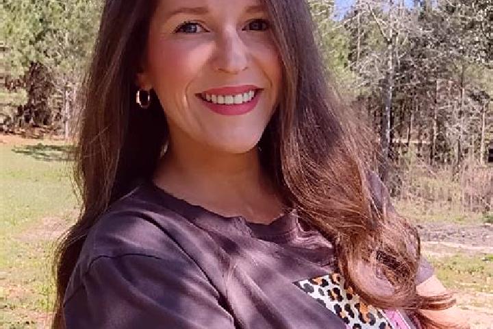 Clara, 33 — Escort in Foxworth, United States