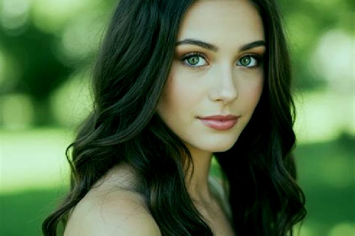 Clara, 34, a brunette hazel-eyed caucasian companion based in Sarmast. Offering A-Level, Party Girl, Couples, Duos. Available for incall and outcall, overnig...