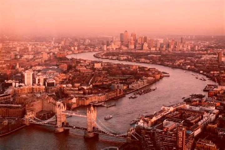 Clara, 34 — Escort in Wood Street Village, United Kingdom