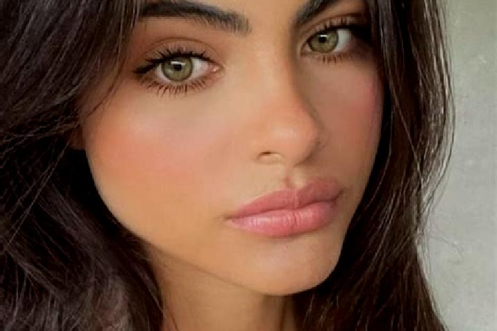 Clara, 36, a brunette grey-eyed indian companion based in Sanjiaguan. Offering Striptease, Duos, OWO, Overnight. Available for incall and outcall, day and ev...