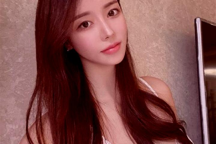 Clara, 36 — Escort in Onekore, Indonesia