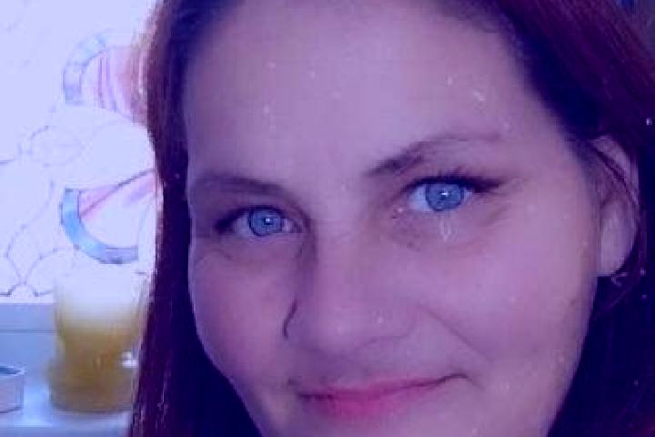 Clara, 37, a auburn brown-eyed european companion based in Adduru. Offering CIM, Prostate Massage, Fetish. Available for incall and outcall, day and evening ...