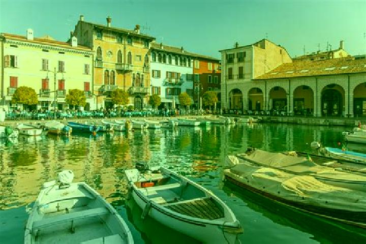 Clara, 37 — Escort in Santa Maria di Non, Italy
