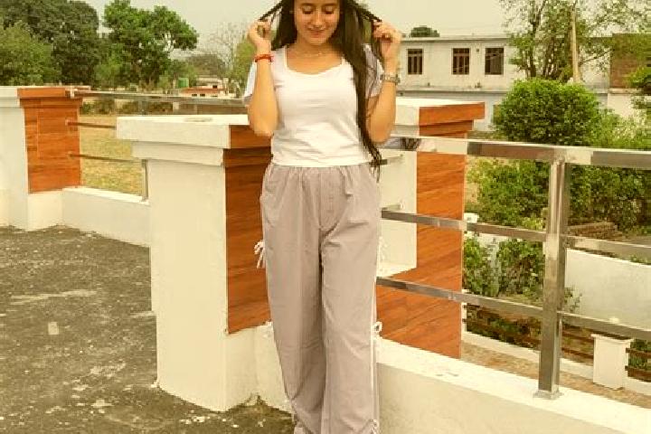Clara, 37 — Escort in Shivani Pisa, India
