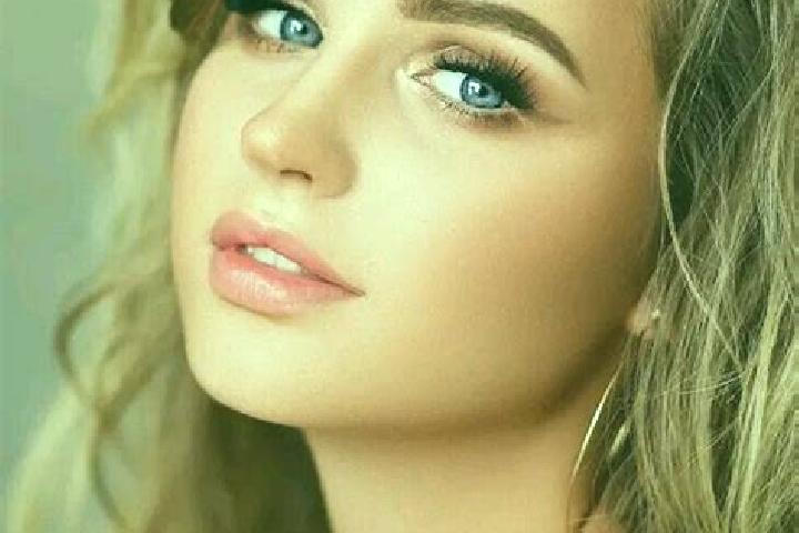 Clara, 38, a dark blonde blue-eyed middle eastern companion based in Kilmarnock. Offering Dinner Date, Roleplay, Duos. Available for incall and outcall, day ...