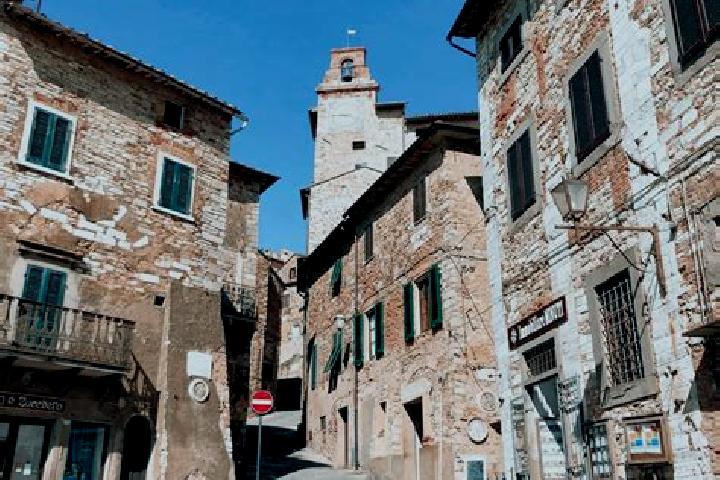 Clara, 38 — Escort in Campiglia Cervo, Italy