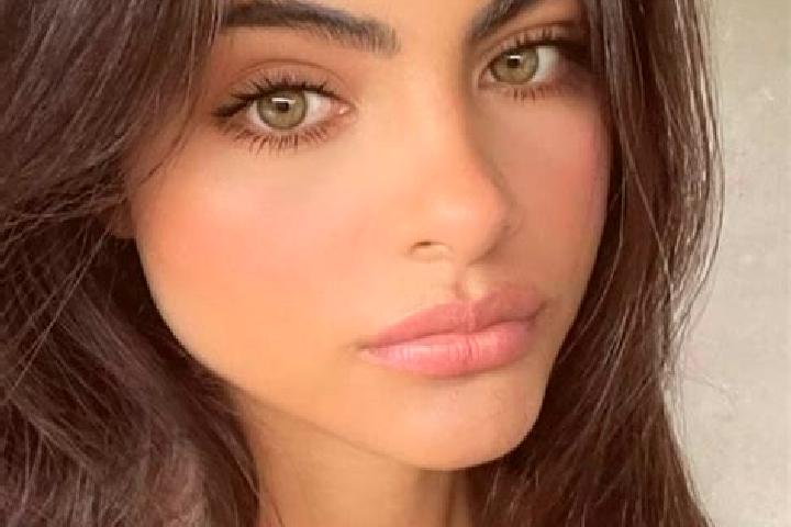 Clara, 39, a brunette grey-eyed indian companion based in Raby. Offering OWO, Fetish, Girlfriend Experience, Massage. Available for incall and outcall, day a...