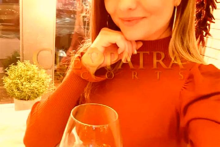 Clara, 39, a dark blonde dark-eyed european companion based in Foz do Douro. Offering A-Level, Overnight, Dinner Date, OWO, Couples. Available for incall and...