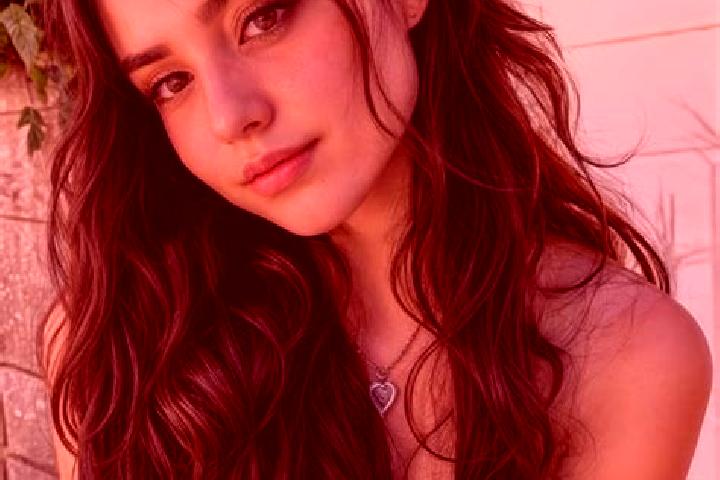 Clara, 39, a red hazel-eyed middle eastern companion based in Daw Park. Offering Deep French Kissing, CIM. Available for incall and outcall, day and evening ...