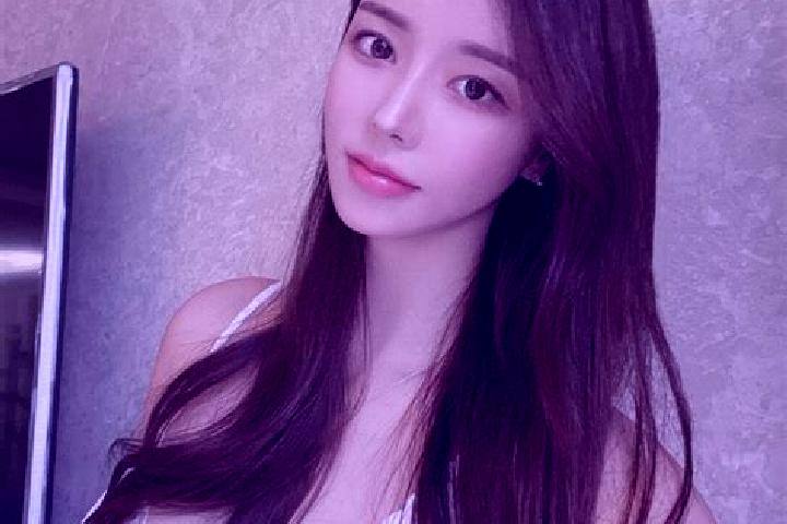 Clara, 39 — Escort in Palgeum, South Korea
