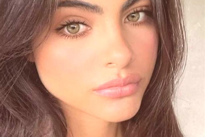Eleanor, 20, a auburn amber-eyed indian companion based in Clevedon. Offering Prostate Massage, Couples, OWO. Available for incall and outcall, overnight boo...