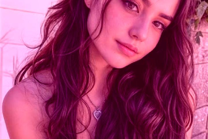 Eleanor, 20, a brunette hazel-eyed middle eastern companion based in Vitzenburg. Offering Roleplay, Erotic Massage, Girlfriend Experience, Duos. Available fo...