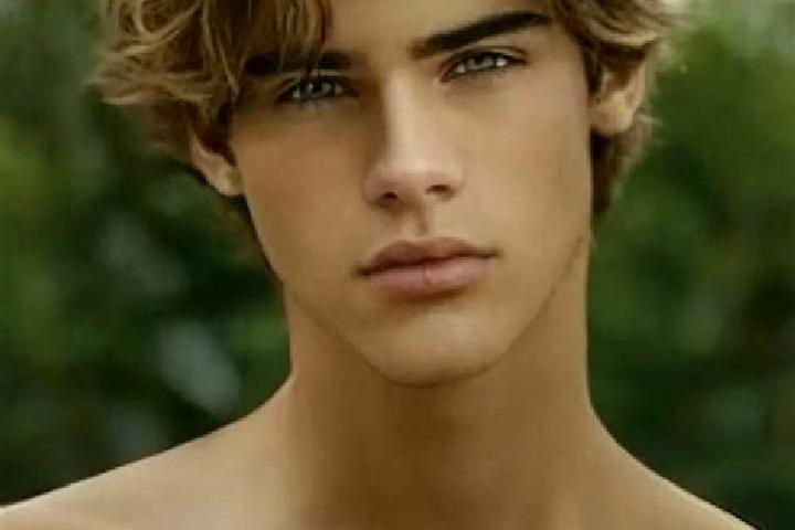 Eleanor, 20, a dark blonde brown-eyed caribbean companion based in Gignac-la-Nerthe. Offering Deep French Kissing, 69, Travel Companion, Girlfriend Experienc...