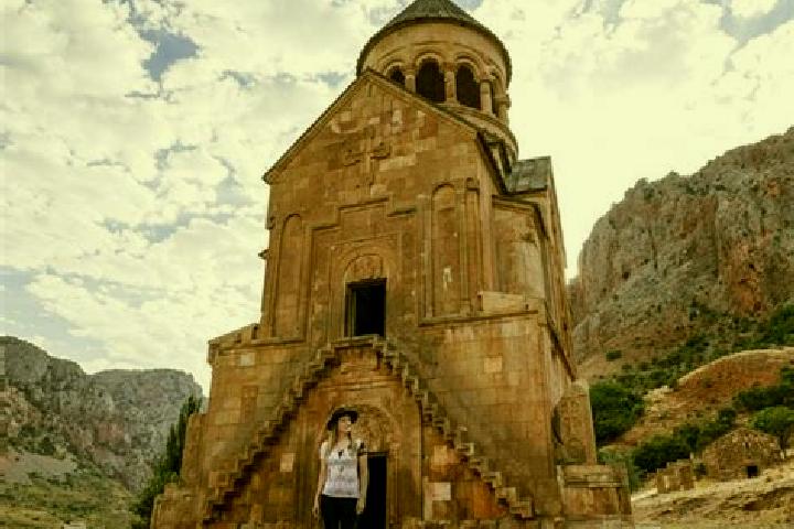 Eleanor, 20 — Escort in Areni, Armenia