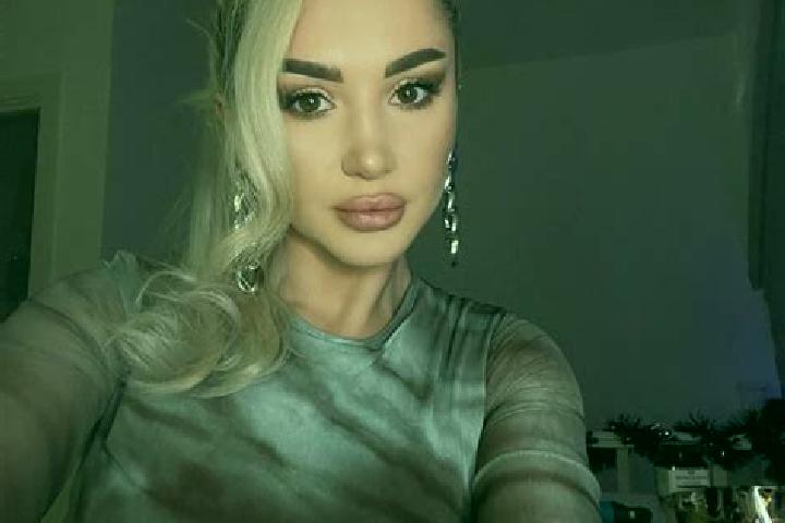Eleanor, 21, a auburn green-eyed indian companion based in Nea Triglia. Offering GFE, BDSM, Travel Companion, A-Level. Available for incall and outcall, over...