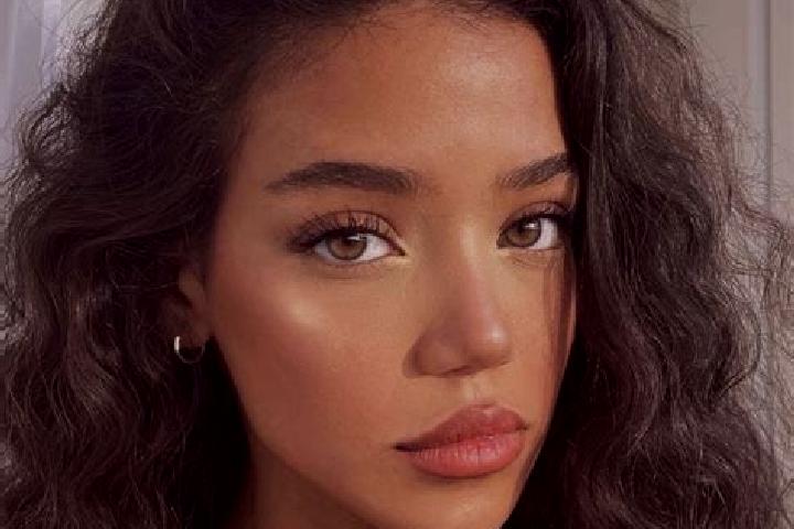 Eleanor, 22, a black brown-eyed ebony companion based in Dabancheng. Offering Deep French Kissing, Dinner Date, Girlfriend Experience, Overnight. Available f...