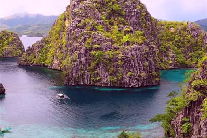 Eleanor, 22 — Escort in Miliroc, Philippines
