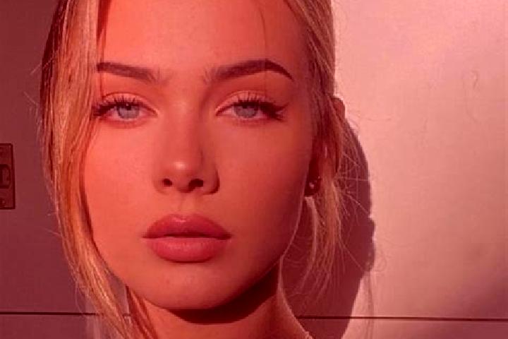Eleanor, 23, a red grey-eyed european companion based in Bukit Merah Estate. Offering Travel Companion, Couples, Girlfriend Experience, Overnight, OWO. Avail...
