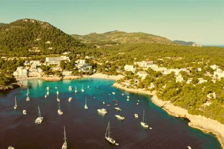Eleanor, 23 — Escort in Cala de Portinatx, Spain