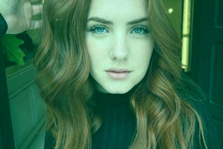 Eleanor, 24, a auburn blue-eyed mixed companion based in Highlands. Offering Tantra, Prostate Massage, Party Girl, Striptease. Available for incall and outca...